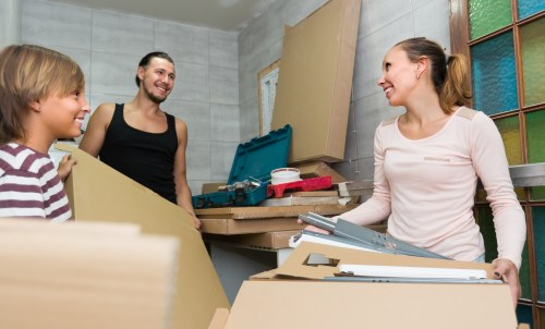 Removal team planning a house move in Finsbury Park