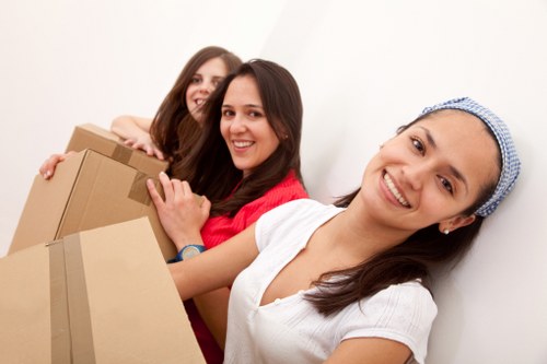 Quotation request and contact guidance for moving services